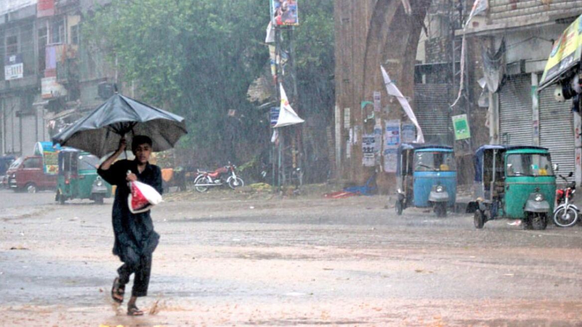 Πακιστάν: Τουλάχιστον 27 νεκροί από ακραία καιρικά φαινόμενα