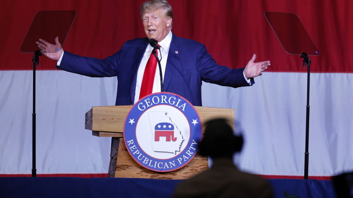 Ο Τραμπ ξεσπά για τη δίωξη σε βάρος του από την ομοσπονδιακή δικαιοσύνη: «Έχουμε να κάνουμε με τρελούς»