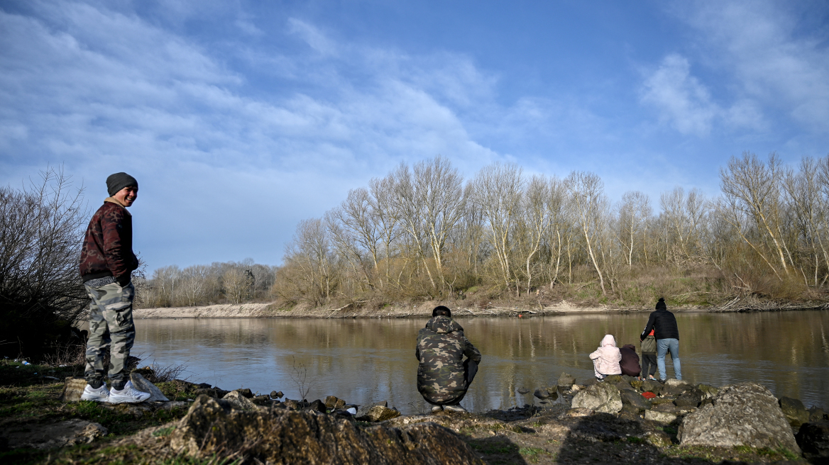 Συλλήψεις τριών αλλοδαπών για τη μεταφορά 67 μη νόμιμων μεταναστών στην Ελλάδα