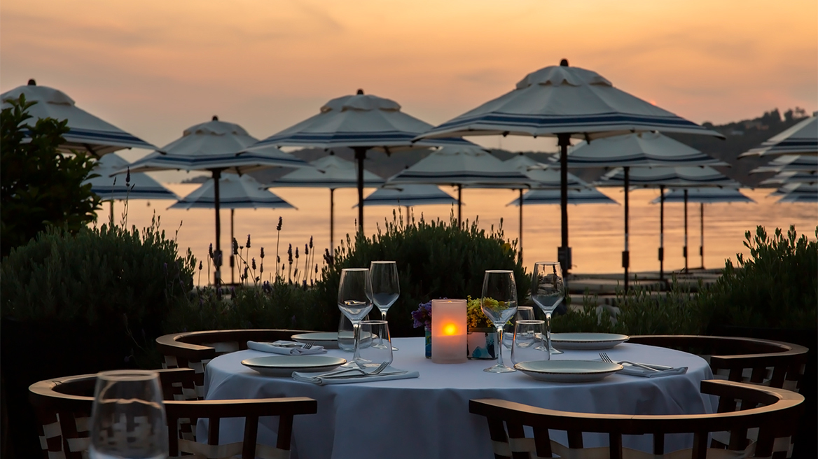 Το APLÓ μόλις προσγειώθηκε στην Αθηναϊκή Ριβιέρα