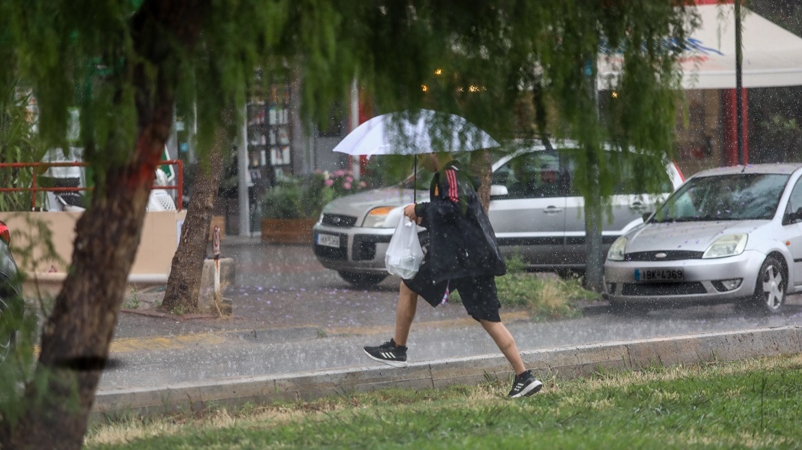 Καιρός: Οι 8 περιοχές με τα μεγαλύτερα ύψη βροχής - Άνοδος της θερμοκρασίας την Τετάρτη