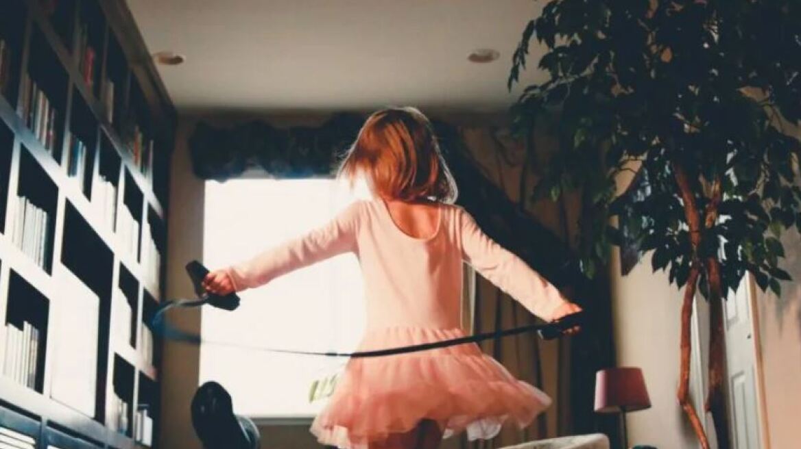 Έμεινε παράλυτη όταν ήταν επτά εβδομάδων. Σήμερα δεν περπατά, αλλά χορεύει χωρίς καμία βοήθεια