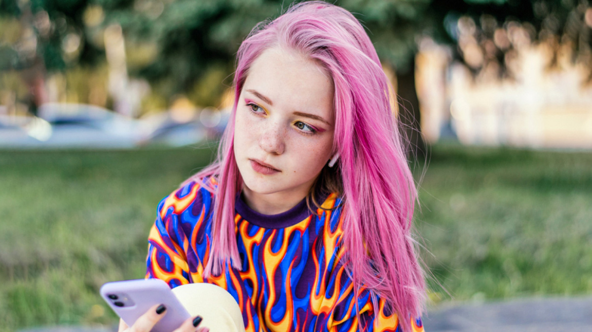 Γιατί τα social media μπορεί να... βλάψουν τους εφήβους πριν τα 15 τους – Προτάσεις για περιορισμούς στις ΗΠΑ