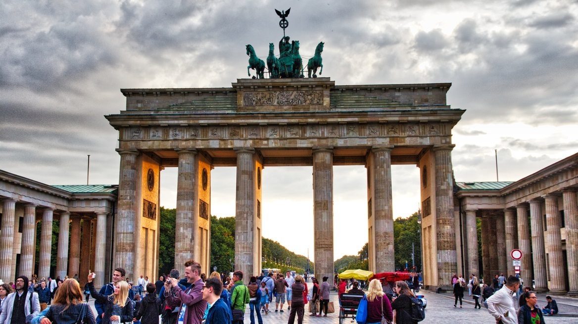 Γερμανία: Ρεκόρ 30ετίας στην αύξηση του πληθυσμού χάρη στους μετανάστες