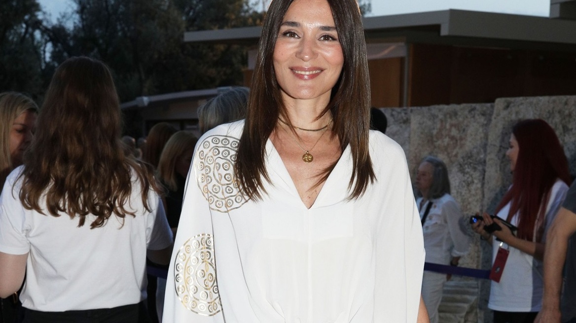 Το πιο άνετο ρούχο του καλοκαιριού: Το φόρεσε η Μαρία Ναυπλιώτου