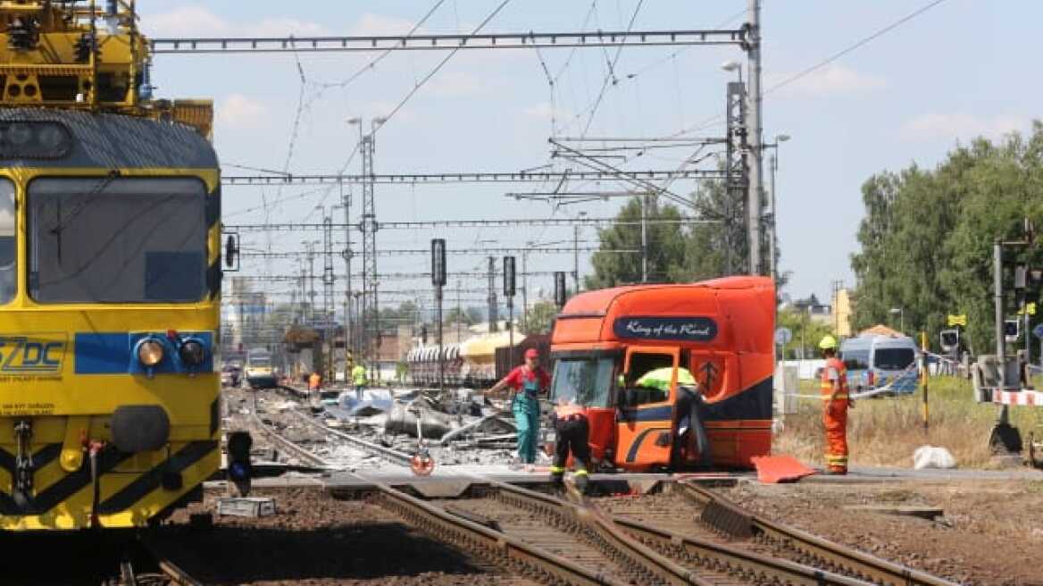 Τσεχία: Τρένο συγκρούστηκε με φορτηγό - 21 τραυματίες, οι 19 μαθητές