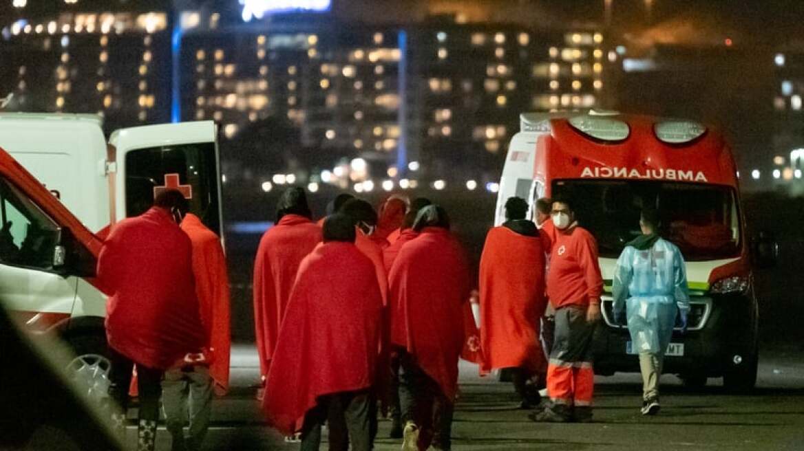 Ισπανία: Τουλάχιστον 227 μετανάστες διασώθηκαν σήμερα κοντά στα Κανάρια Νησιά