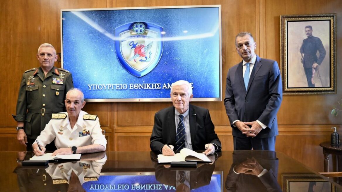 Υπογράφηκε η σύμβαση για τη δωρεά του νέου πλοίου γενικής υποστήριξης «Περσέας» στο Πολεμικό Ναυτικό