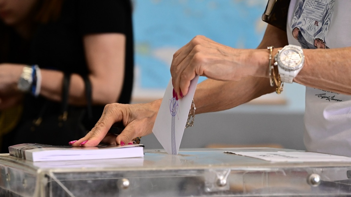 Ψήφος Αποδήμων: Άνετη επικράτηση της ΝΔ με 43,23% - Στο 16,61% έπεσε ο ΣΥΡΙΖΑ