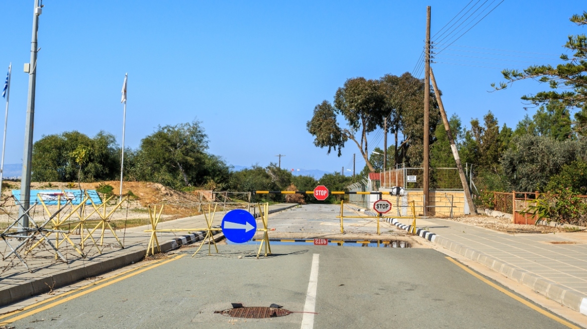 Κύπρος: Τελωνειακοί έλεγχοι στα οδοφράγματα για λαθρεμπόριο καυσίμων από τα κατεχόμενα