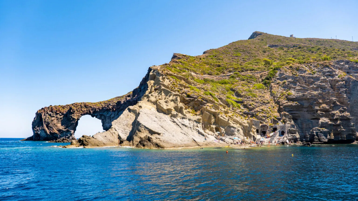 Αιολίδες Νήσοι: Άρωμα Μεσογείου, ηφαίστεια και υπέροχα νερά