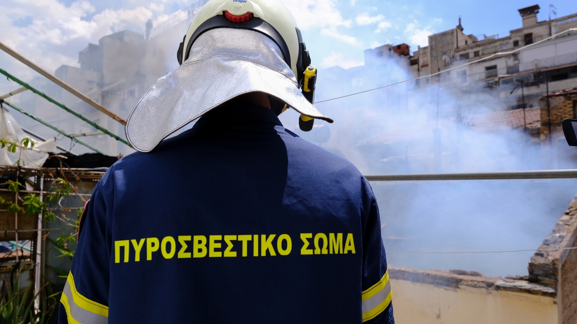 Φωτιά σε χώρο εμπορίου στο κέντρο της Αθήνας