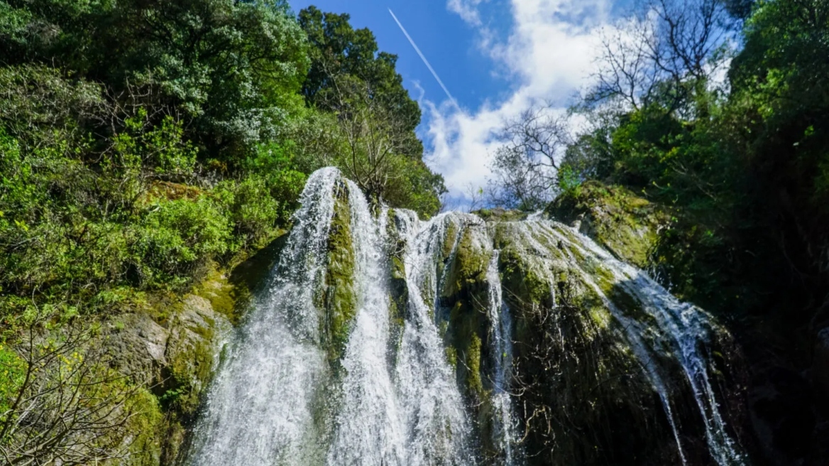 Καταρράκτες Νυμφών: Ένα παραδεισένιο σκηνικό στην Κέρκυρα