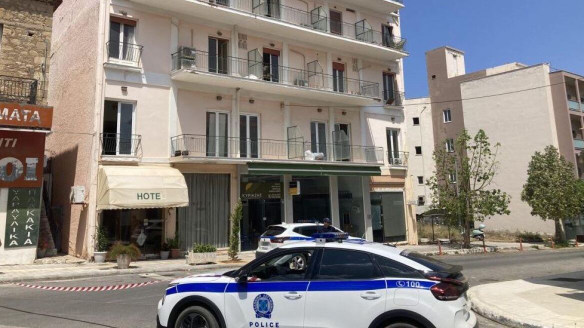 Βρέθηκαν χειροβομβίδες σε εγκαταλελειμμένο ξενοδοχείο στην Κυπαρισσία