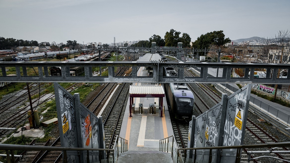 Hellenic Train: Αμαξοστοιχία ακινητοποιήθηκε στην Κατερίνη - Έστειλαν λεωφορεία για τους 58 επιβάτες