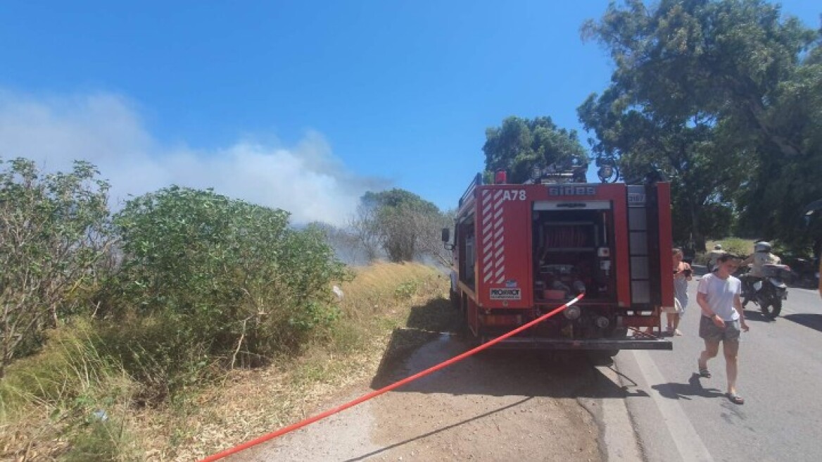 Φωτιά στη Ρόδο: Εκκενώθηκε προληπτικά ξενοδοχείο 