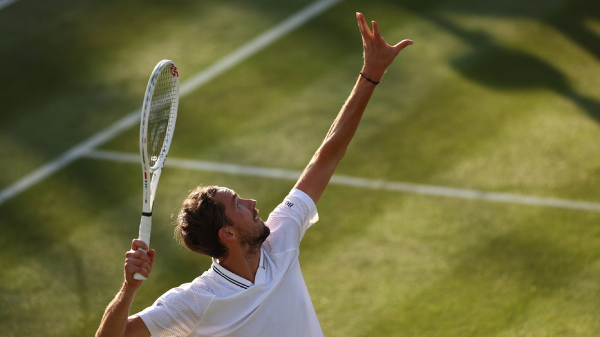 Wimbledon: Τα απίθανα χτυπήματα του Μεντβέντεφ στο ράλι με τον Φέρι 