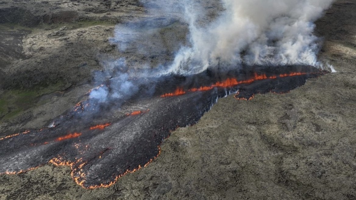 Ισλανδία: Νέα ηφαιστειακή έκρηξη στη χώρα, κοντά στο Ρέικιαβικ (βιντεο)