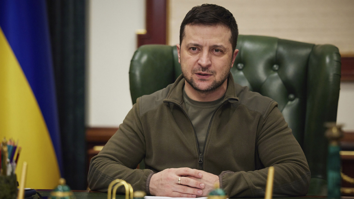 Πόλεμος στην Ουκρανία: Φόρος τιμής από τον Ζελένσκι σε τρεις πιλότους που χάθηκαν