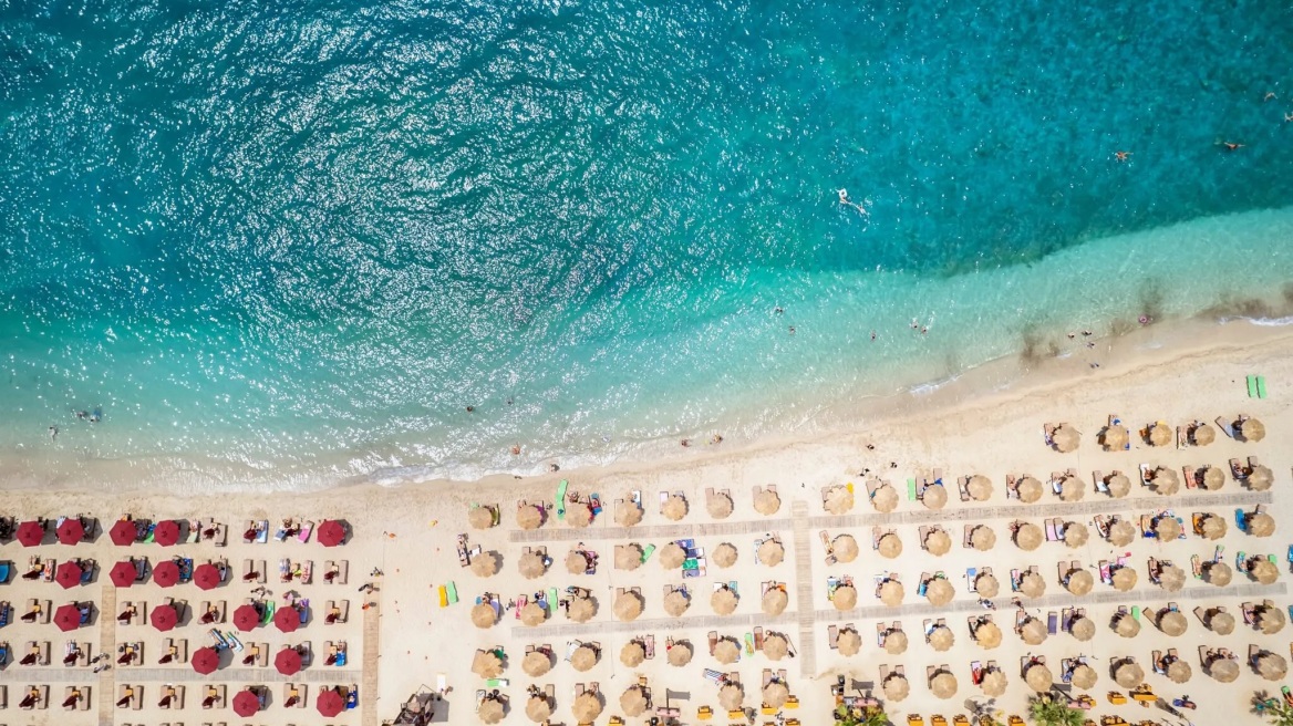 8 παραλίες με άμμο εντός Αττικής -Ιδανικές για οικογένειες