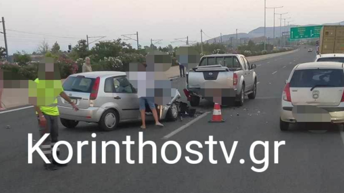 Καραμπόλα στην Αθηνών Κορίνθου - Μια γυναίκα νεκρή και δύο τραυματίες