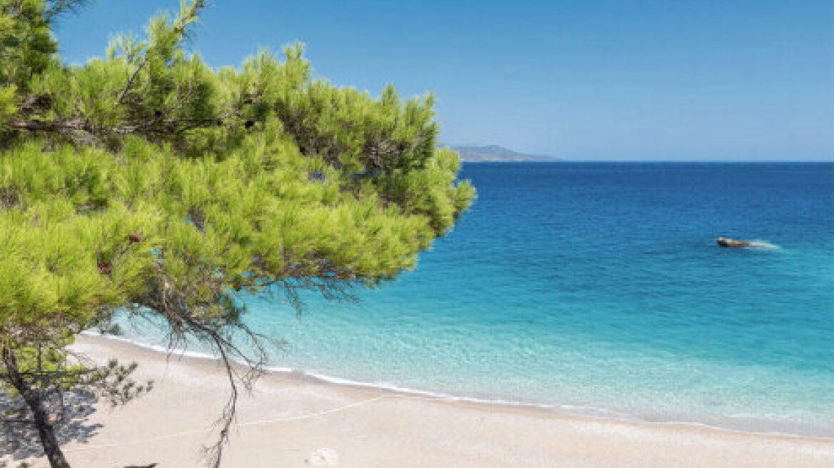 Πάτρα: Ήρωας νοσηλευτής επανέφερε στη ζωή 69χρονη λουόμενη