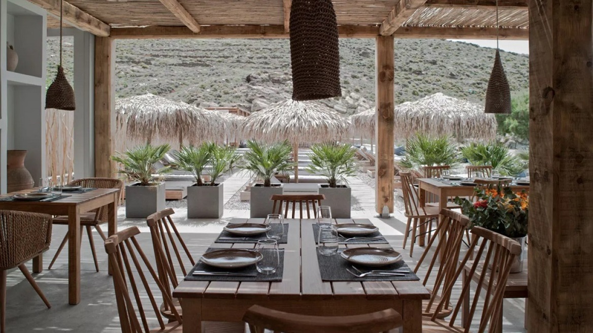 Bianco: το beach restaurant στην Τήνο, που αποτελεί μια εμπειρία-ανακάλυψη