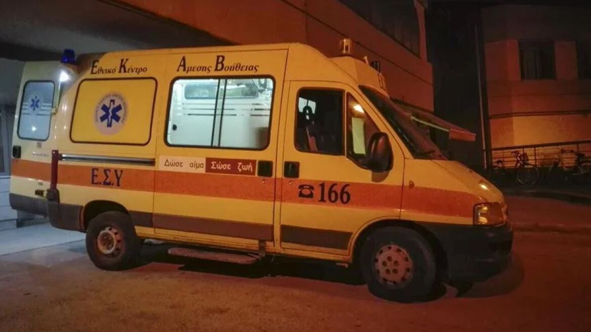 Σφοδρή σύγκρουση αυτοκινήτων έξω από τη Λάρισα - Πέντε τραυματίες, ο ένας σοβαρά