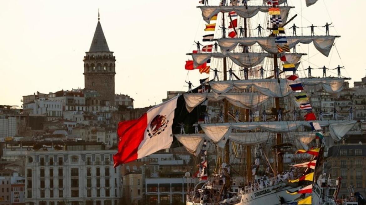 Κωνσταντινούπολη: Έριξε άγκυρα το «Cuauhtémoc» του Ναυτικού του Μεξικού για τα 100 χρόνια από την ίδρυση της Τουρκίας
