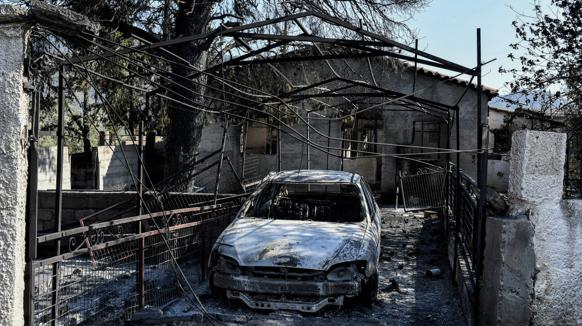 Φωτιά στο Λουτράκι: Έχουν καεί πάνω από 40 σπίτια και 15.000 στρέμματα γης - Ξεκινούν σήμερα οι αυτοψίες