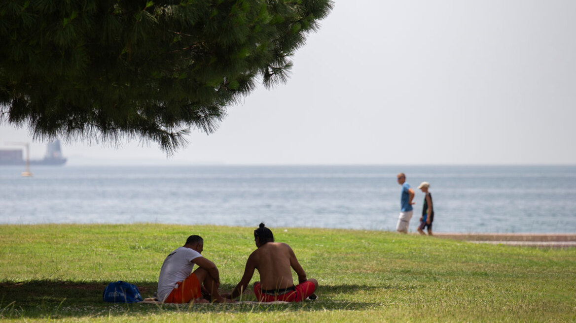 Νέο έκτακτο δελτίο καιρού - Έρχονται 45άρια την Κυριακή, τρίτο κύμα αφόρητης ζέστης από την Τρίτη
