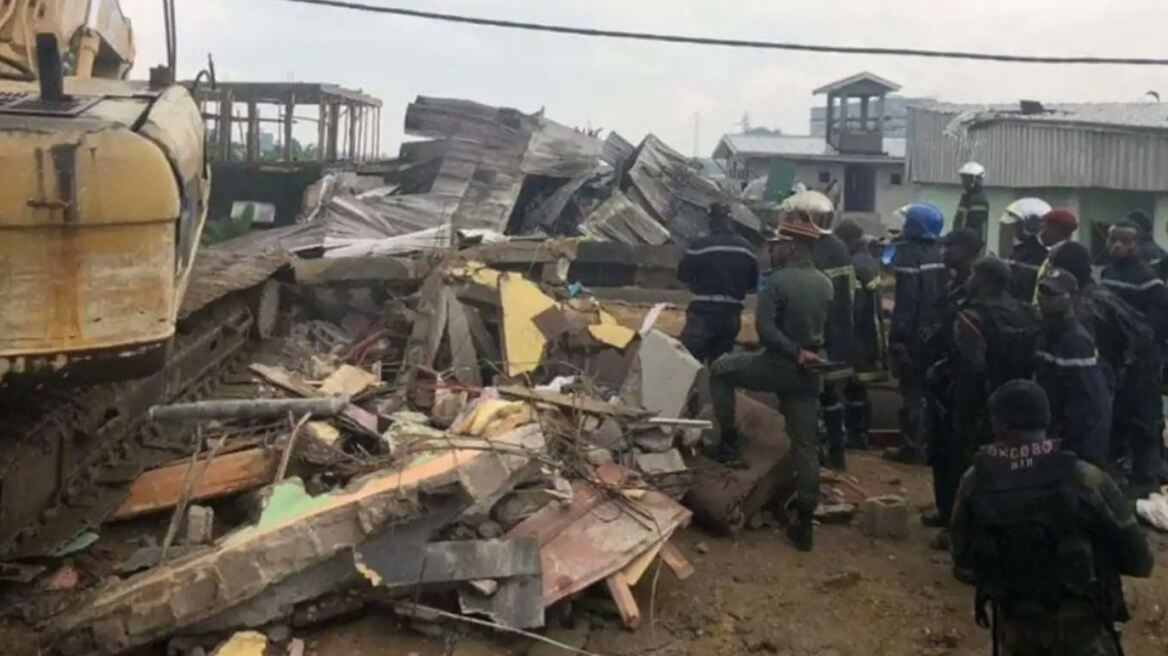 Καμερούν: Συγκλονιστικές εικόνες από την κατάρρευση πολυκατοικίας - Τουλάχιστον 12 νεκροί (βίντεο)