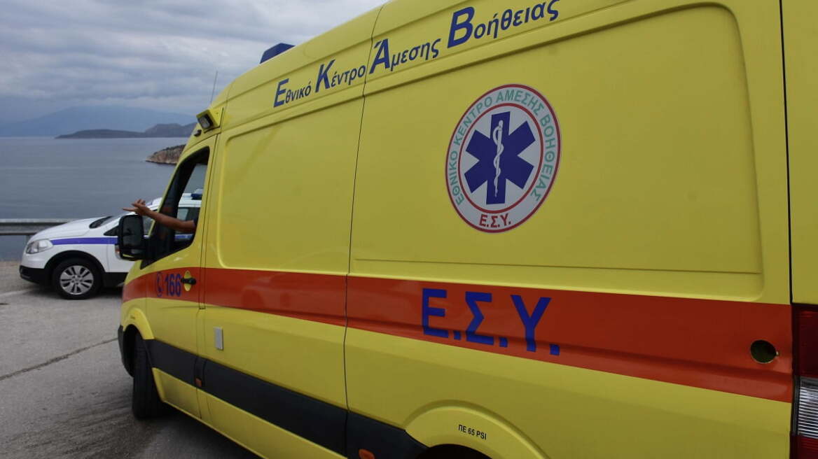 Θεσσαλονίκη: Ανήλικος έπεσε από κάγκελα σχολείου και χτύπησε στο κεφάλι - Μεταφέρθηκε στο νοσοκομείο