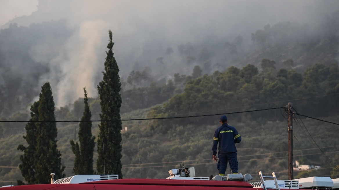 Φωτιές: Νέα μηνύματα 112 σε Ρόδο, Κέρκυρα, Κάρυστο - Σε ποιες περιοχές έχουν σταλεί