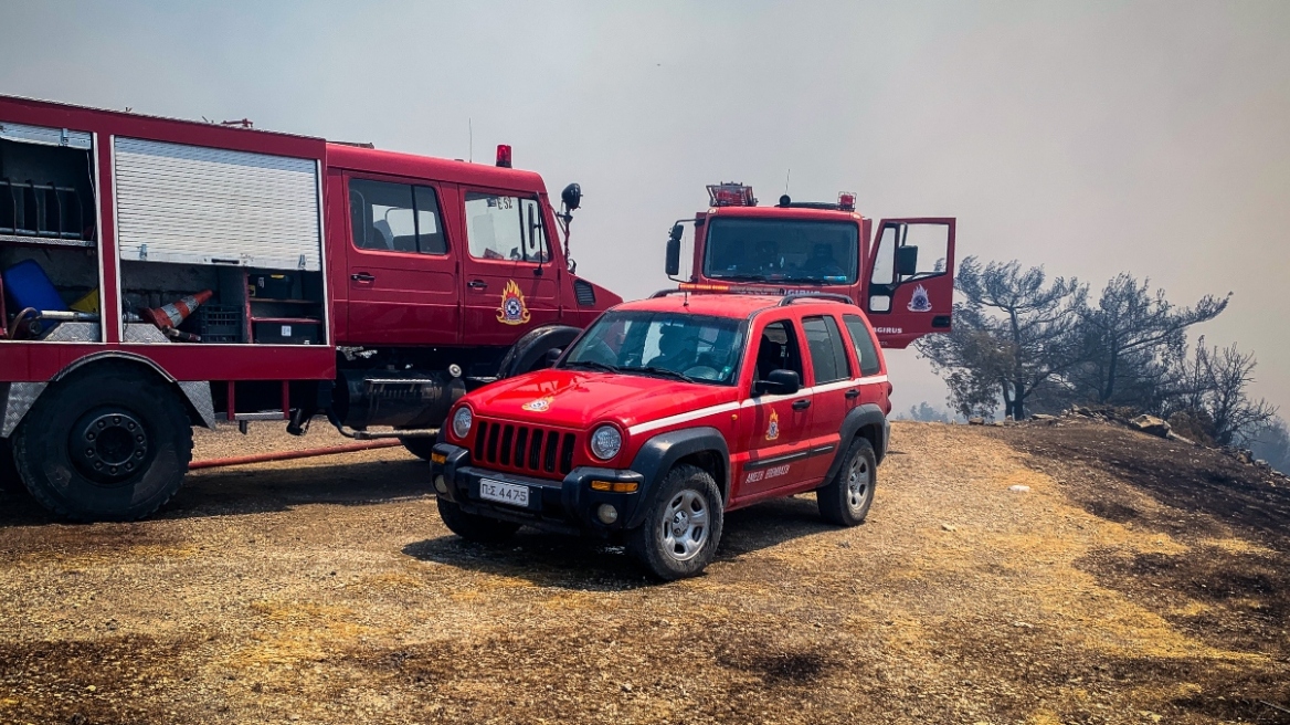 Φωτιά στην Κέρκυρα: Νέο 112 για εκκένωση των περιοχών Καλαμάκι και Απραός