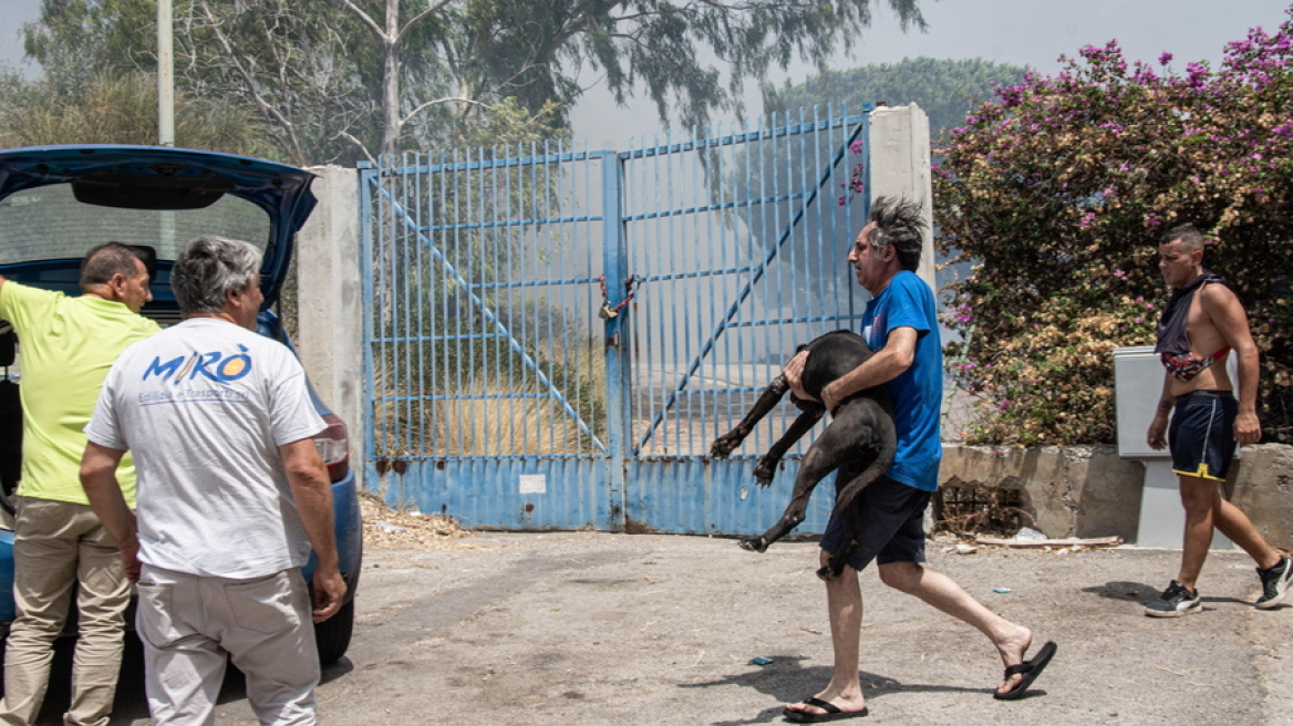 Ιταλία: Επτά νεκροί από πυρκαγιές και πλημύρες - Αίτημα να κηρυχθεί η Σικελία σε κατάσταση έκτακτης ανάγκης