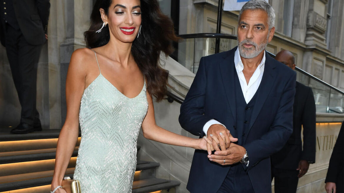 H Αμάλ Κλούνεϊ με αστραφτερό μίνι φόρεμα σε βραδινή έξοδο με τον George Κλούνεϊ 