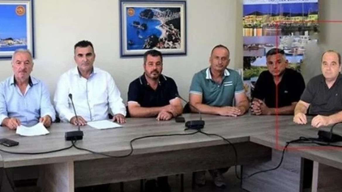 Πρέβεζα: Παράταξη ανακοίνωσε τους υποψηφίους αλλά κάποιον ξέχασε - Τον πρόσθεσαν με Photoshop