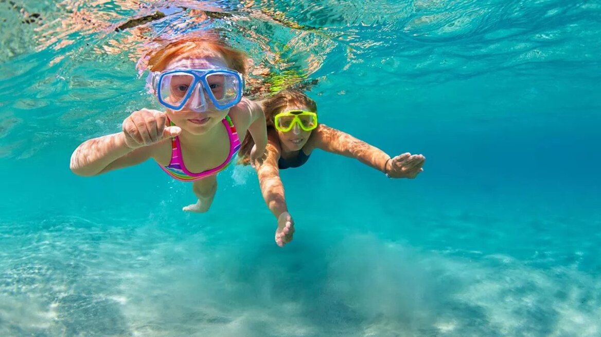 Θερμοπληξία – Πνιγμοί: Όλα όσα πρέπει να προσέξουν οι γονείς