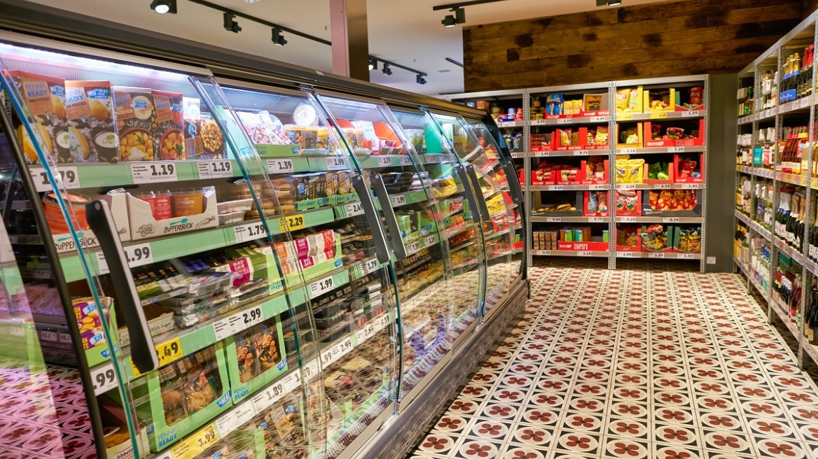 Γερμανία: Σούπερ μάρκετ χρεώνει έξτρα κάποια τρόφιμα για να καλύψει «το πραγματικό περιβαλλοντικό τους κόστος»