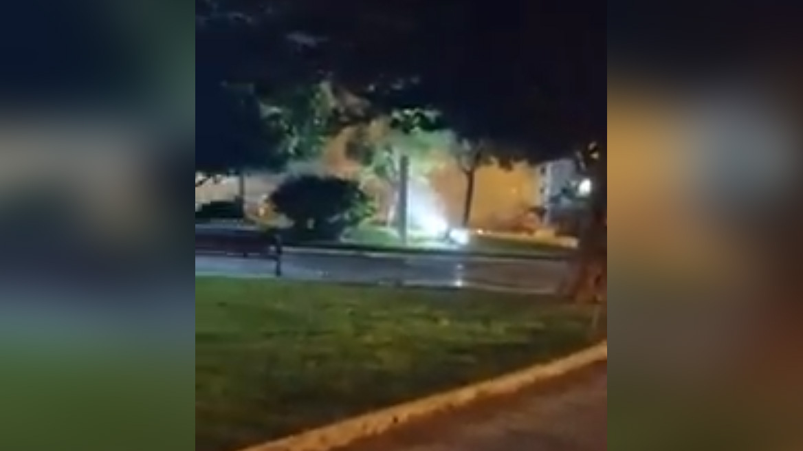 Ρέντης: Φωτιά ξέσπασε σε αυτοκίνητο  - Δείτε βίντεο