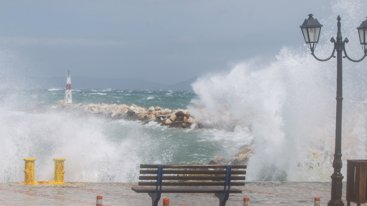 Καιρός: Επικίνδυνο για πυρκαγιές το επόμενο 10ήμερο - Έρχεται δροσερή εβδομάδα με ανέμους έως 8 μποφόρ