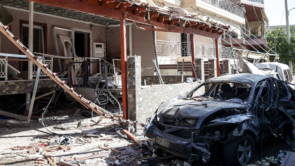 Η έκρηξη στον Ασπρόπυργο ισοπέδωσε σπίτια και αυτοκίνητα - Δείτε φωτογραφίες