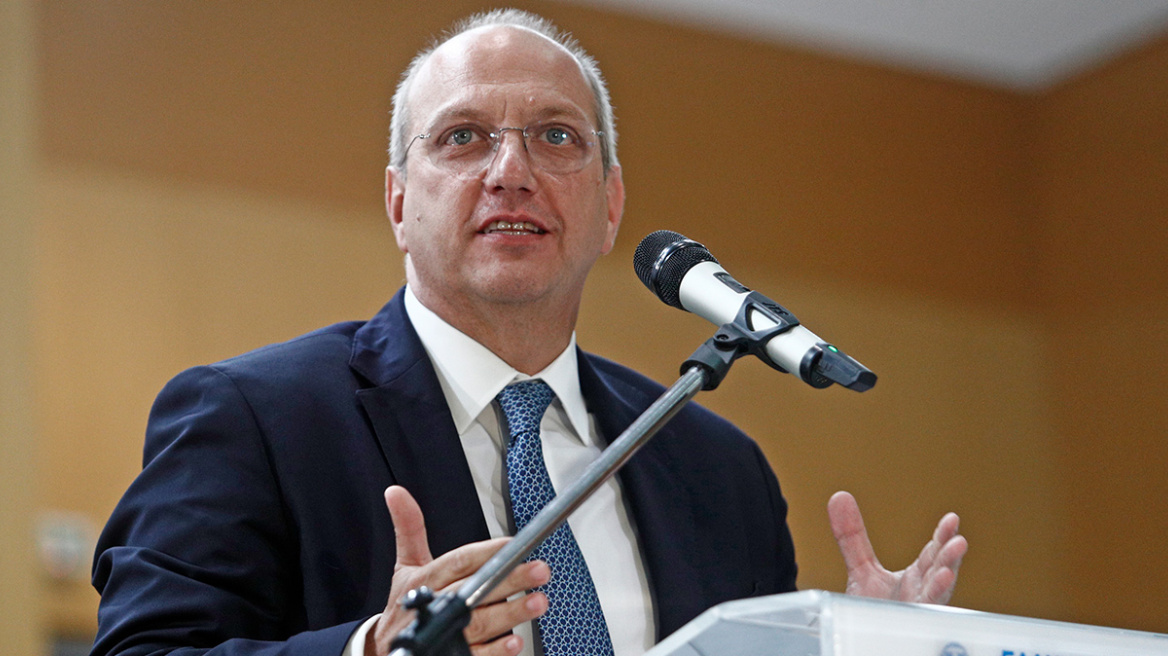 Οικονόμου για τις ταυτότητες: Είναι μια υποχρέωση, μια μεταρρύθμιση με βάση τις προδιαγραφές της ΕΕ