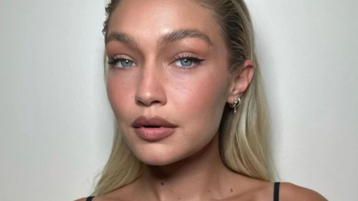 H Τζίτζι Χαντίντ με το ντύσιμο που θα είναι κομψό μέχρι να σβήσει ο ήλιος