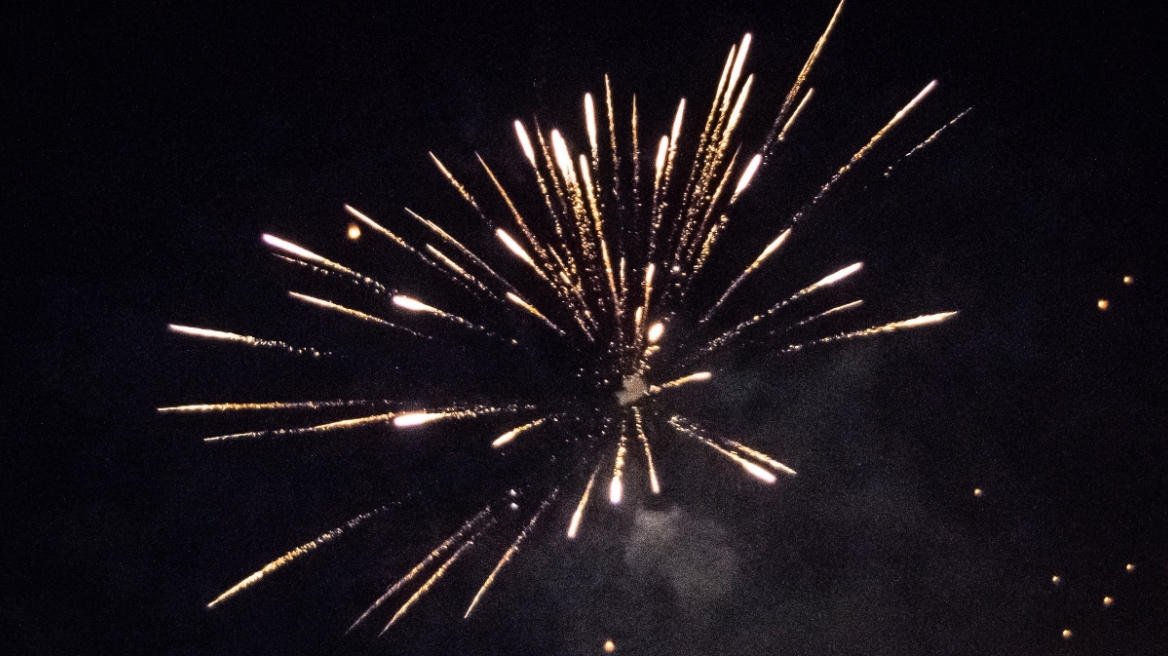 Σύβοτα: Ανήλικος τραυματίστηκε από βεγγαλικά που έριξε 63χρονος