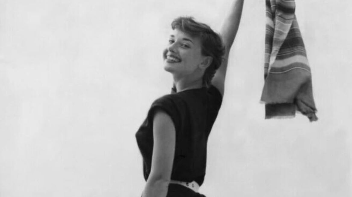 Αυτό το παντελόνι επιστρέφει θριαμβευτικά φέτος