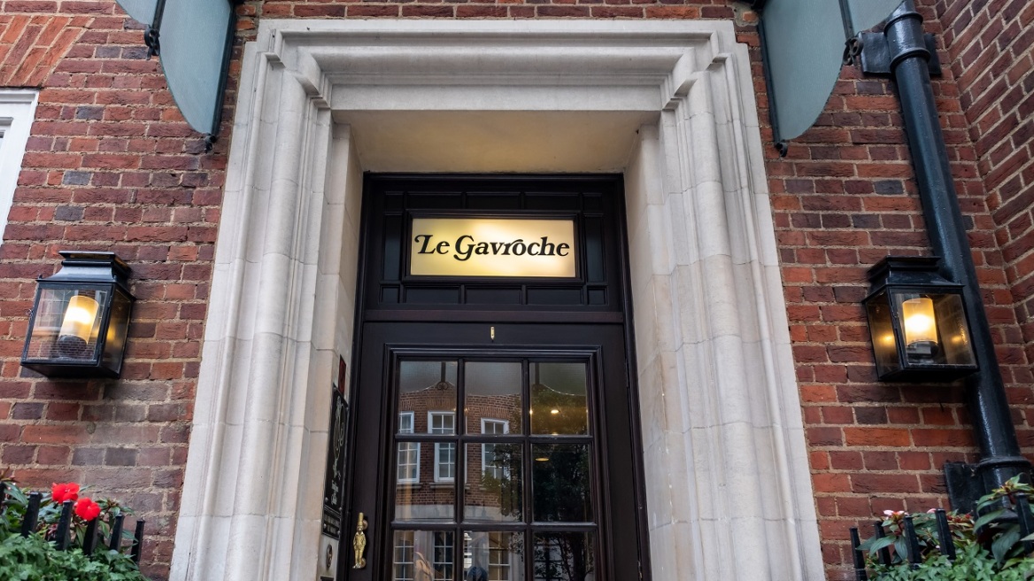 «Le Gavroche»: Κλείνει το ιστορικό εστιατόριο του Λονδίνου - Βραβευμένο με αστέρια Michelin