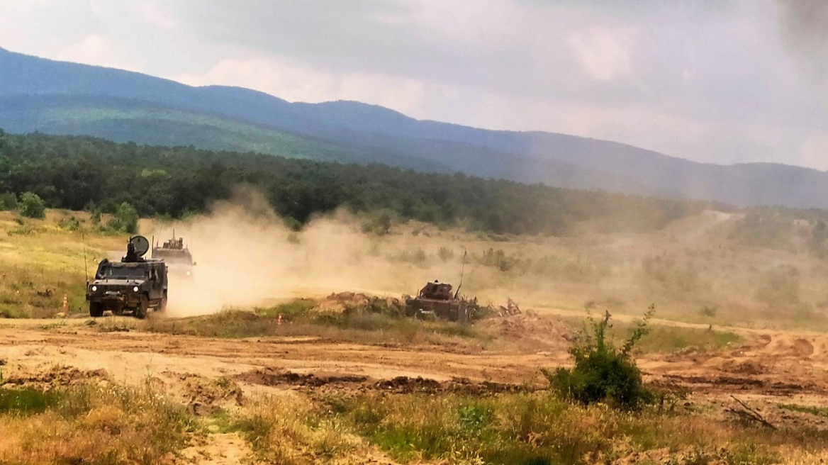 Φωτιά στον Έβρο: Μεταφέρθηκαν πυρομαχικά από δύο αποθήκες στρατοπέδων στις Σάπες