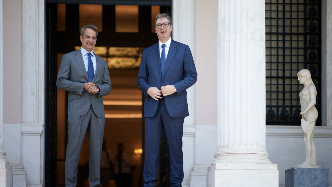 Μητσοτάκης: Συναντήθηκε με τον πρόεδρο της Σερβίας – Επιβεβαίωσαν τις «άριστες σχέσεις» των δύο χωρών